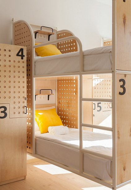 Bed in 14-bed dormitory (female)